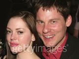 Роуз МакГован и Шеннен Доэрти на вечеринке 'Entertainment Weekly Hosts 10th Annual Academy Awards Viewing Party' 29 февраля 2004 года - 02